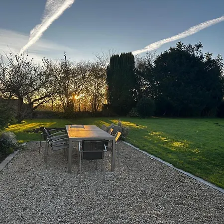 La Pommeraie, Maison Avec Tres Grand Jardin Holiday home *