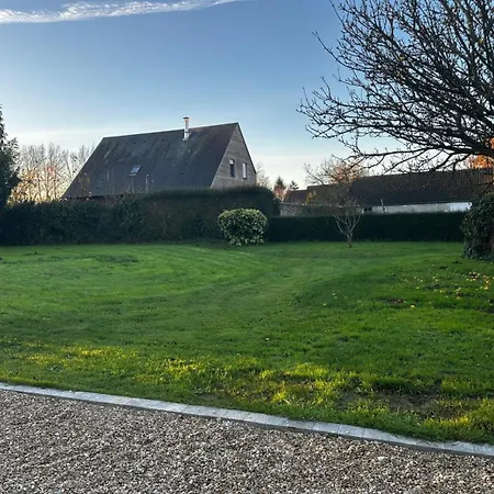 La Pommeraie, Maison Avec Tres Grand Jardin Holiday home *