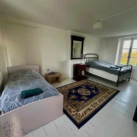 La Pommeraie, Maison Avec Tres Grand Jardin Holiday home