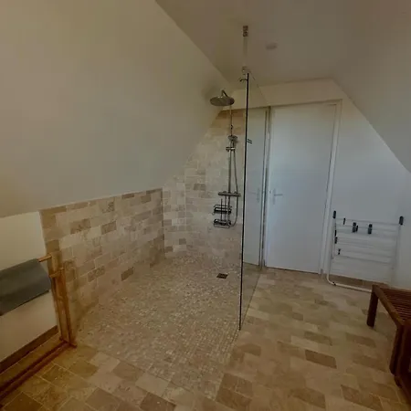 La Pommeraie, Maison Avec Tres Grand Jardin