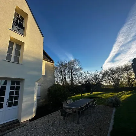 Holiday home La Pommeraie, Maison Avec Tres Grand Jardin