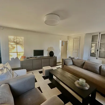 La Pommeraie, Maison Avec Tres Grand Jardin *
