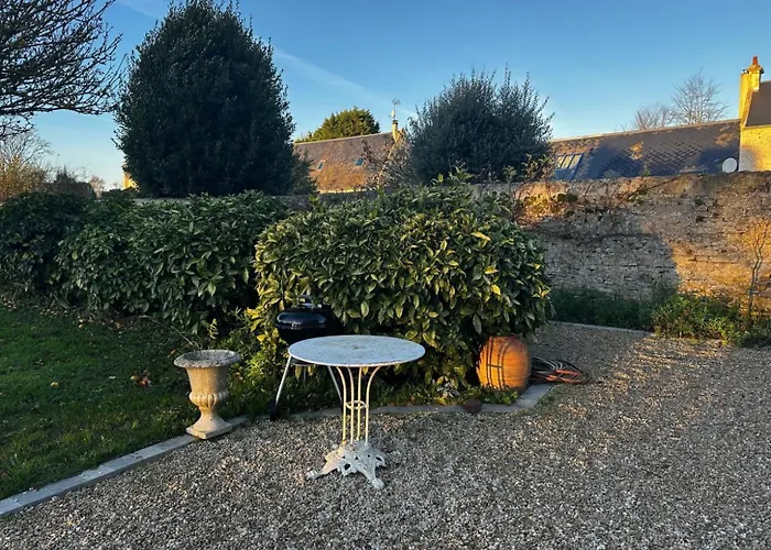 La Pommeraie, Maison Avec Tres Grand Jardin *