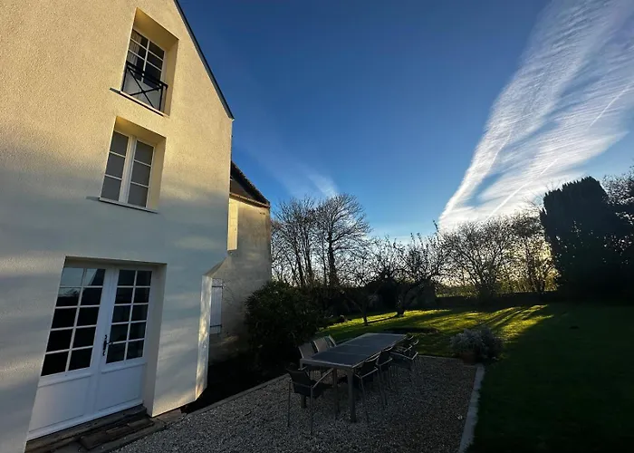 Дом отдыха La Pommeraie, Maison Avec Tres Grand Jardin