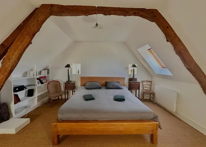 Casa vacanze La Pommeraie, Maison Avec Très Grand Jardin